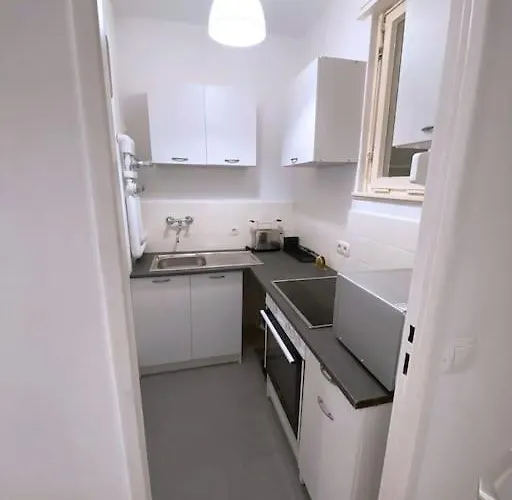 City Center Close To All Sightseeings *